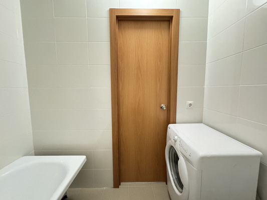 Продам однокомнатную (1-комн.) квартиру, Комарова ул, 49, Брянск г