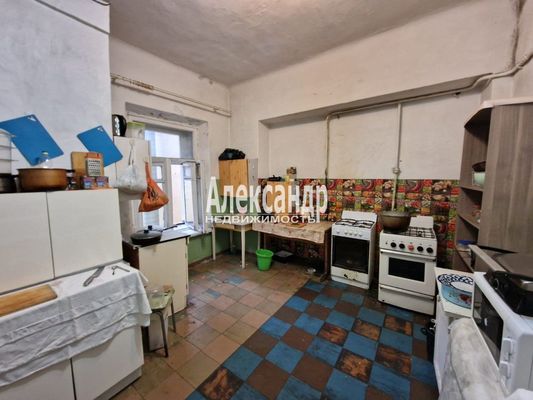 Продам комнату в 5-комн. квартире, Гончарная ул, 10, Санкт-Петербург г