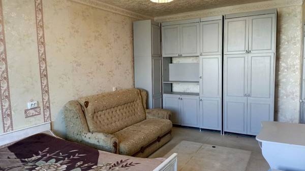 Продам трехкомнатную (3-комн.) квартиру, Куйбышева ул, 13, Симферополь г