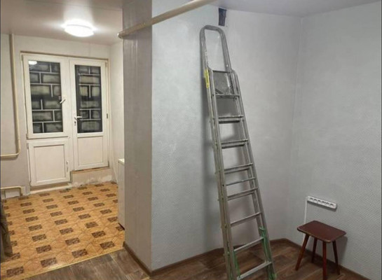 Продам трехкомнатную (3-комн.) квартиру, Куйбышева ул, 13, Симферополь г