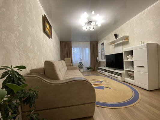Продам двухкомнатную (2-комн.) квартиру, Интернациональная ул, 26, Нижневартовск г