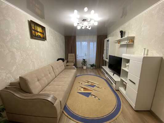 Продам двухкомнатную (2-комн.) квартиру, Интернациональная ул, 26, Нижневартовск г