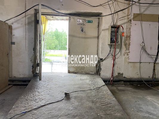 Сдам склад 887 м2, Пискарёвский пр-кт, 123, Санкт-Петербург г
