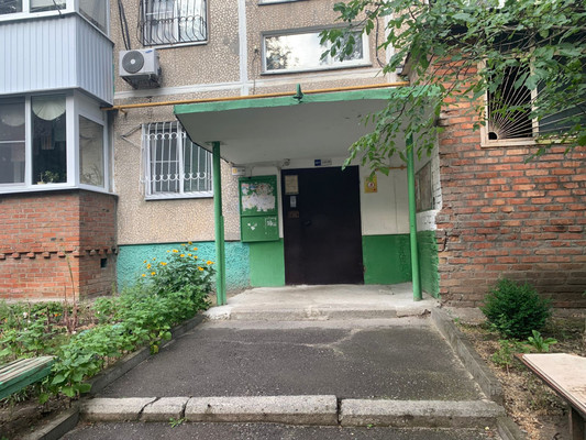 Продам двухкомнатную (2-комн.) квартиру, 2-я Краснодарская ул, 80/1, Ростов-на-Дону г