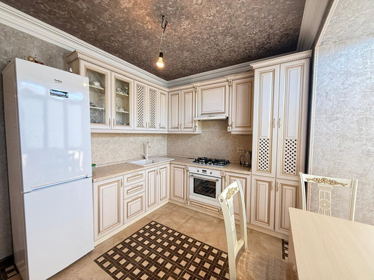 Продам трехкомнатную (3-комн.) квартиру, им. Сижажева М.В. ул, 49, Чегем г