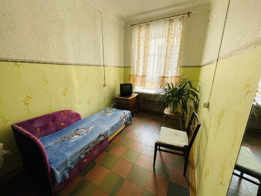 Продам комнату в 17-комн. квартире, Лодыгина пер, 7А, Санкт-Петербург г