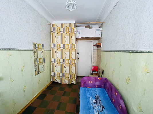 Продам комнату в 17-комн. квартире, Лодыгина пер, 7А, Санкт-Петербург г