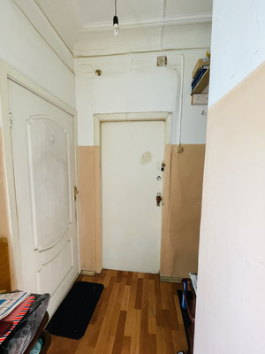 Продам комнату в 17-комн. квартире, Лодыгина пер, 7А, Санкт-Петербург г