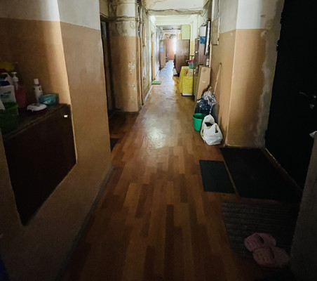 Продам комнату в 17-комн. квартире, Лодыгина пер, 7А, Санкт-Петербург г