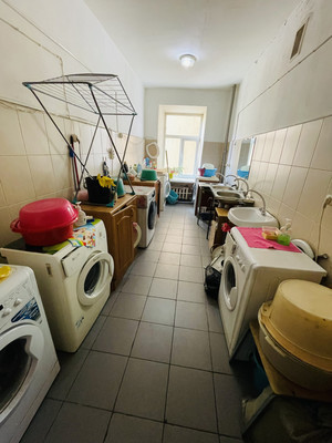 Продам комнату в 17-комн. квартире, Лодыгина пер, 7А, Санкт-Петербург г