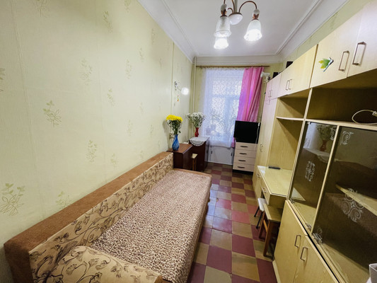 Продам комнату в 17-комн. квартире, Лодыгина пер, 7А, Санкт-Петербург г