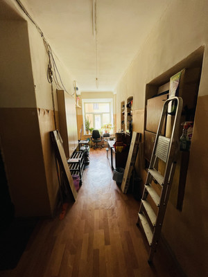 Продам комнату в 17-комн. квартире, Лодыгина пер, 7А, Санкт-Петербург г