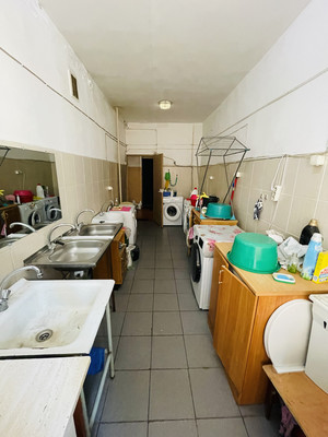 Продам комнату в 17-комн. квартире, Лодыгина пер, 7А, Санкт-Петербург г