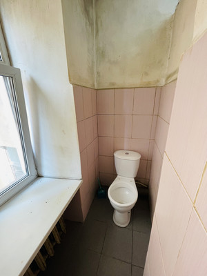 Продам комнату в 17-комн. квартире, Лодыгина пер, 7А, Санкт-Петербург г