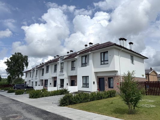 Продам таунхаус в поселке Совушки, Абрикосовая ул, 24, Екатеринбург г, 21 км от города