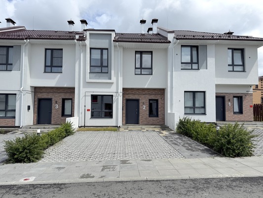 Продам таунхаус в поселке Совушки, Абрикосовая ул, 24, Екатеринбург г, 21 км от города