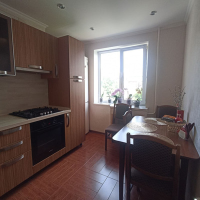 Продам двухкомнатную (2-комн.) квартиру, Пионерская ул, 416, Майкоп г