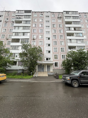 Продам трехкомнатную (3-комн.) квартиру, Голубинская ул, 15к10, Москва г
