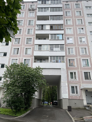 Продам трехкомнатную (3-комн.) квартиру, Голубинская ул, 15к10, Москва г