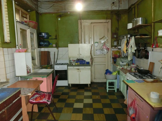 Продам комнату в 6-комн. квартире, 12-я В.О. линия, 15А, Санкт-Петербург г