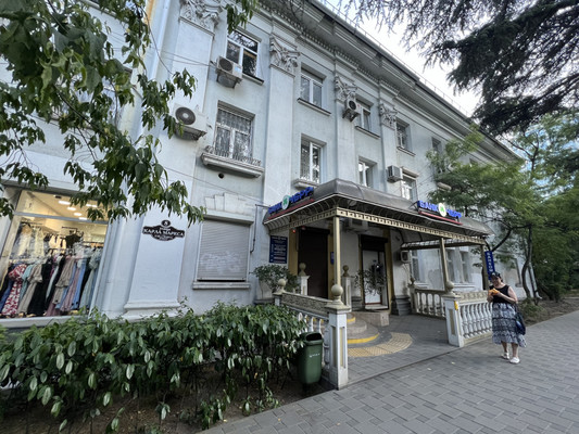 Продам многокомнатную квартиру, им Карла Маркса ул, 8, Алупка г