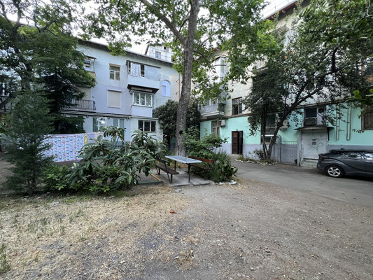 Продам многокомнатную квартиру, им Карла Маркса ул, 8, Алупка г
