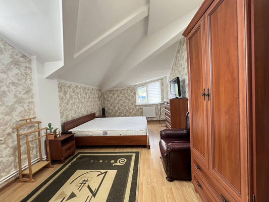 Продам трехкомнатную (3-комн.) квартиру, Московская ул, 11, Ялта г