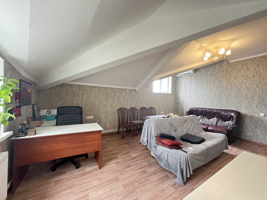 Продам трехкомнатную (3-комн.) квартиру, Московская ул, 11, Ялта г