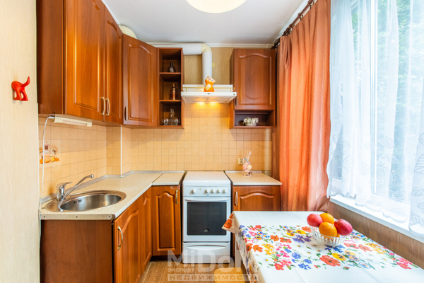 Продам трехкомнатную (3-комн.) квартиру, Будапештская ул, 9к2 стр 1, Санкт-Петербург г