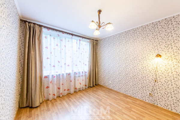 Продам трехкомнатную (3-комн.) квартиру, Будапештская ул, 9к2 стр 1, Санкт-Петербург г