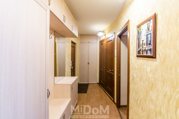 Продам трехкомнатную (3-комн.) квартиру, Будапештская ул, 9к2 стр 1, Санкт-Петербург г
