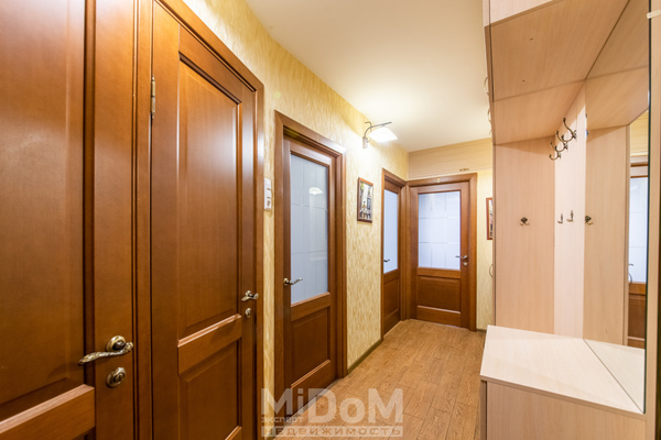Продам трехкомнатную (3-комн.) квартиру, Будапештская ул, 9к2 стр 1, Санкт-Петербург г