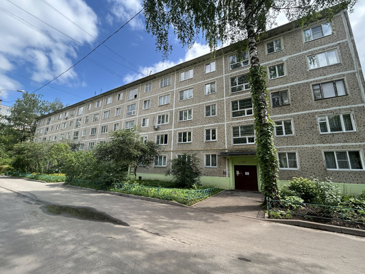Продам трехкомнатную (3-комн.) квартиру, им А.Маркова мкр, 20, Дмитров г