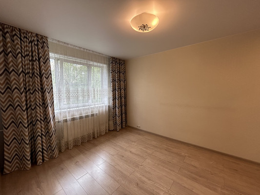 Продам трехкомнатную (3-комн.) квартиру, им А.Маркова мкр, 20, Дмитров г