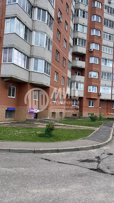 Продам трехкомнатную (3-комн.) квартиру, Дмитровская ул, 56, Базарово д