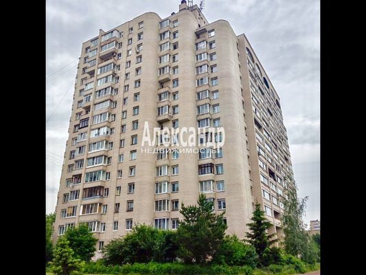 Продам двухкомнатную (2-комн.) квартиру, Колпинская ул, 42, Колпино г