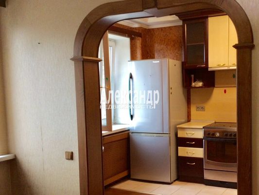 Продам двухкомнатную (2-комн.) квартиру, Колпинская ул, 42, Колпино г