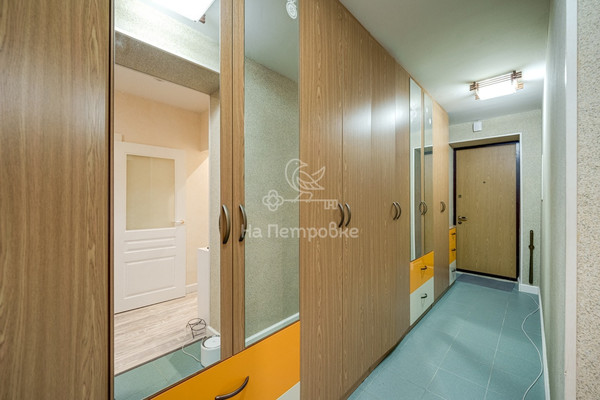 Продам двухкомнатную (2-комн.) квартиру, Новолесная ул, 1/49, Москва г