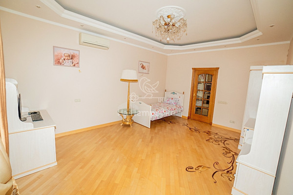 Продам трехкомнатную (3-комн.) квартиру, Измайловский б-р, 46к1, Москва г