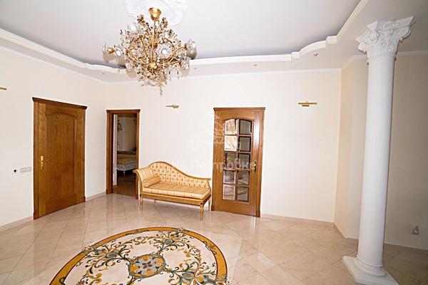 Продам трехкомнатную (3-комн.) квартиру, Измайловский б-р, 46к1, Москва г