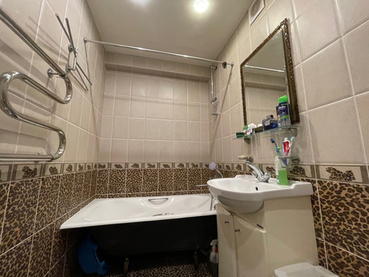 Продам двухкомнатную (2-комн.) квартиру, Еременко ул, 60к1, Ростов-на-Дону г