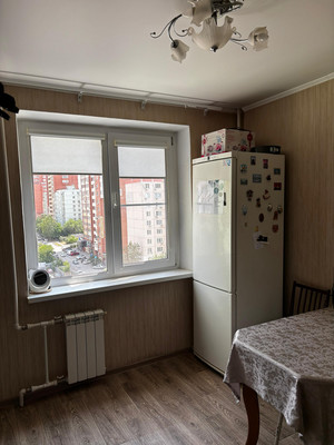 Продам трехкомнатную (3-комн.) квартиру, Малиновского ул, 44, Ростов-на-Дону г