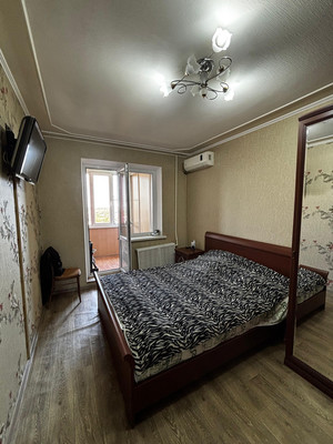 Продам трехкомнатную (3-комн.) квартиру, Малиновского ул, 44, Ростов-на-Дону г