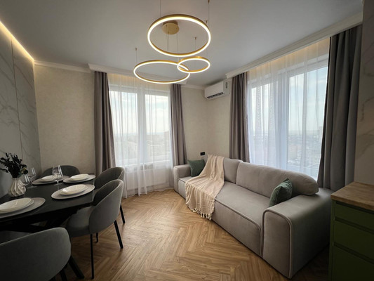 Продам трехкомнатную (3-комн.) квартиру, Жмайлова ул, 19а, Ростов-на-Дону г