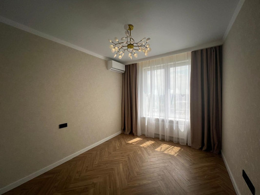 Продам трехкомнатную (3-комн.) квартиру, Жмайлова ул, 19а, Ростов-на-Дону г