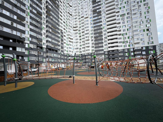Продам трехкомнатную (3-комн.) квартиру, Жмайлова ул, 19а, Ростов-на-Дону г