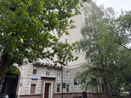 Продам трехкомнатную (3-комн.) квартиру, Брюсов пер, 7, Москва г