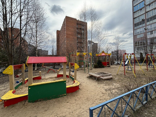Продам однокомнатную (1-комн.) квартиру, Александра Хохлова ул, 1, Нижний Новгород г