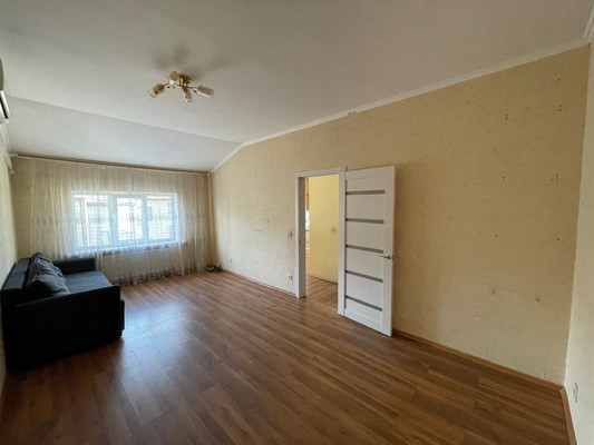 Продам однокомнатную (1-комн.) квартиру, Очаковская ул, 10, Российский п