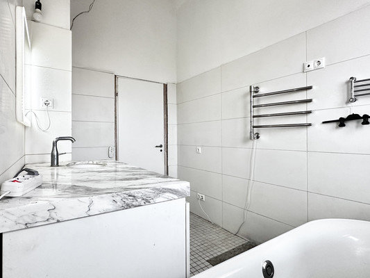 Продам двухкомнатную (2-комн.) квартиру, Кутузовский пр-кт, 17, Москва г